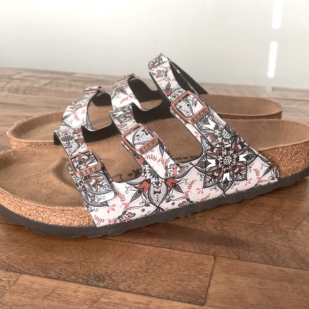 Brand New Birkenstock Florida Fresh Size 38!